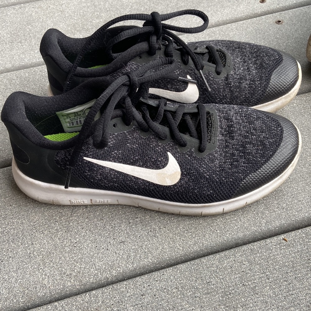 Nike Black Free RN Sneakers